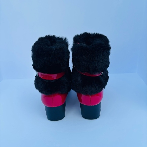 DKNY Women's Abri Red Faux Fur/ Suede Ankle Booties Wedges 7M - Picture 3 of 5